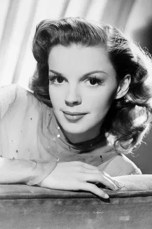 Photo of American actress Judy Garland.