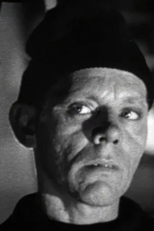 Photo of English actor Skelton Knaggs.