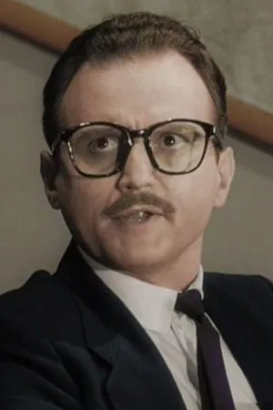 Biography photo of American actor Wally Campo.