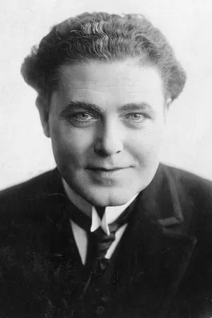Biography photo of American actor William Farnum.
